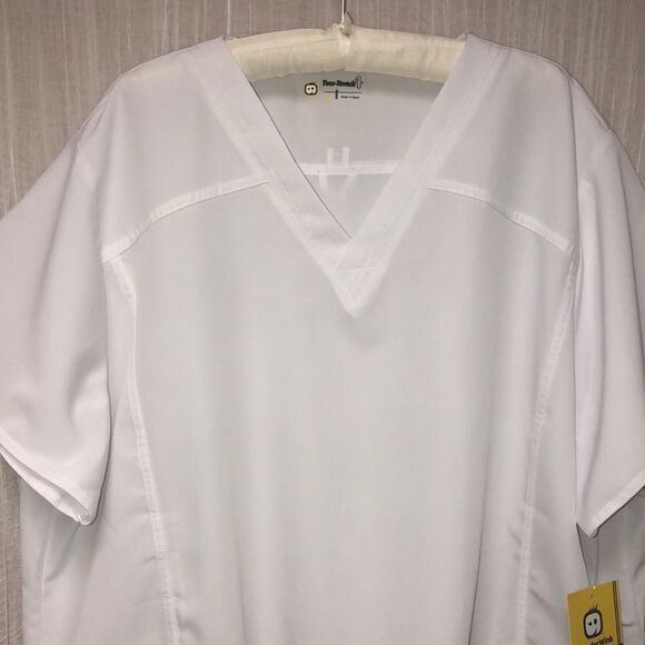 Wonder Wink 4X 4 Way Stretch Hi Performance White Scrub Top - Picture 3 of 15